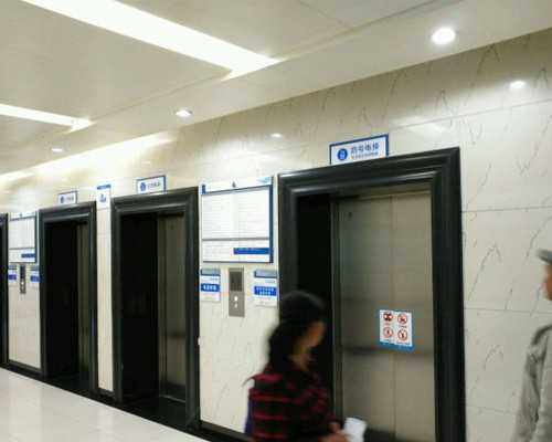 国内代怀男孩中介,正常夫妇做试管婴儿想**费用大约多少钱？